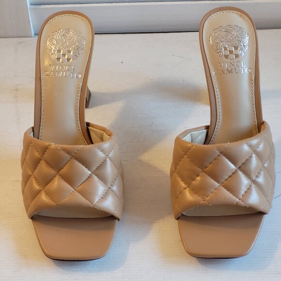 $59 NWT (6.5 & 9) Vince Camuto Diamond Quilted Leather Mule - Picture 2 of 7
